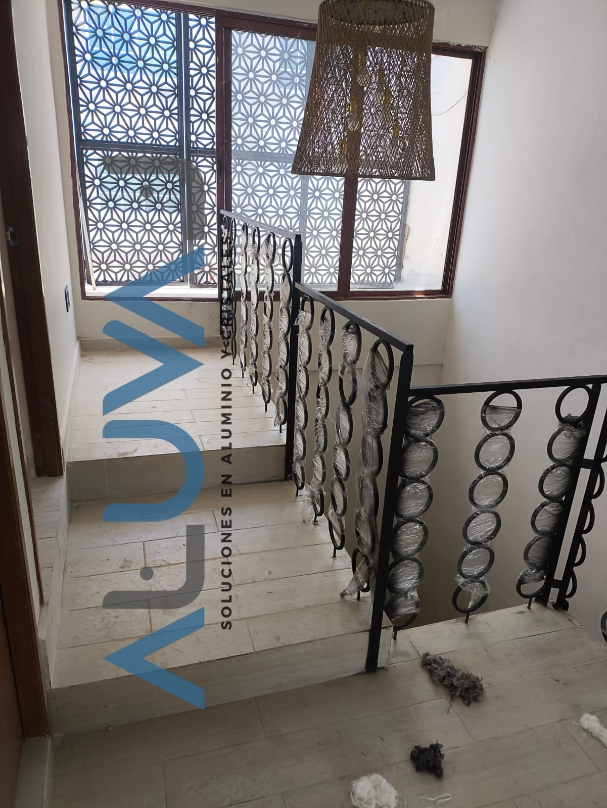 Barandal personalizado para escalera y descanso