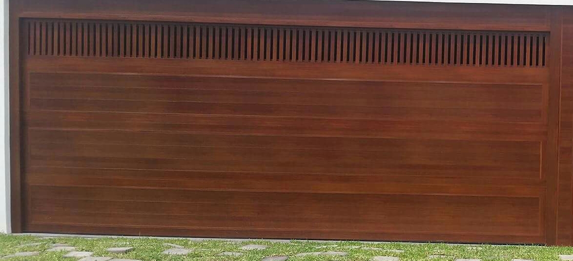 Portones residenciales fabricado por ALUVAL